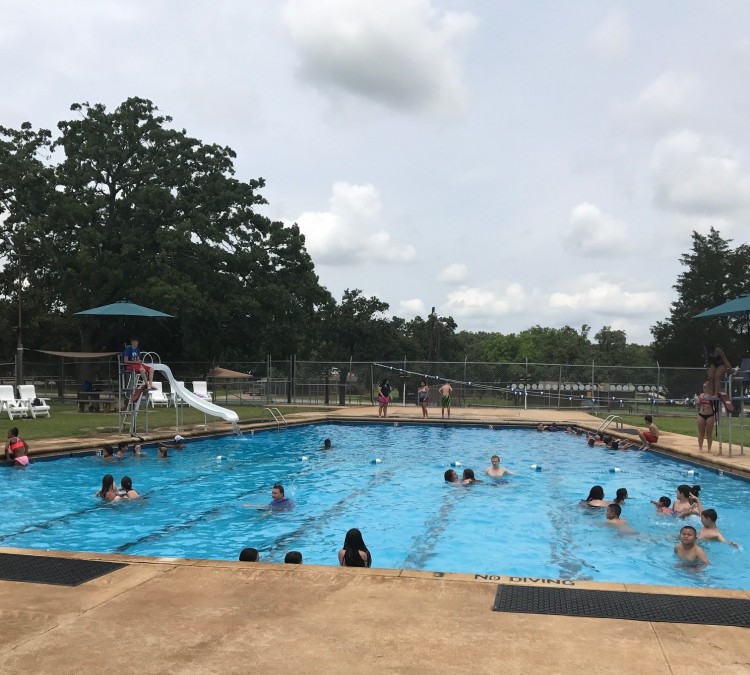 pool-at-veterans-park-photo
